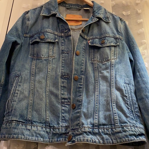 Levi’s Ladies Trucker Style Jean Jacket - Picture 8 of 12